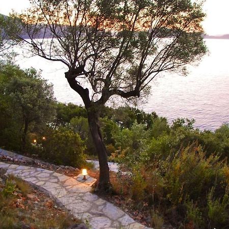 Villa Nautique - Waterfront Sívota Esterno foto
