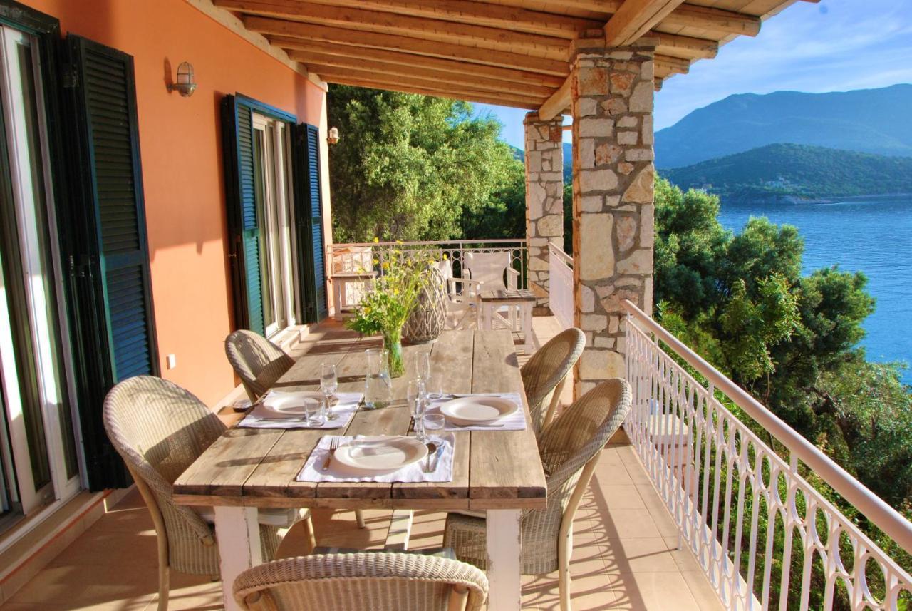 Villa Nautique - Waterfront Sívota Esterno foto
