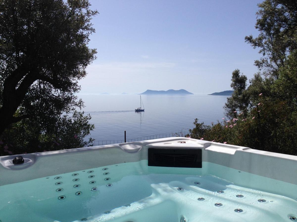 Villa Nautique - Waterfront Sívota Esterno foto